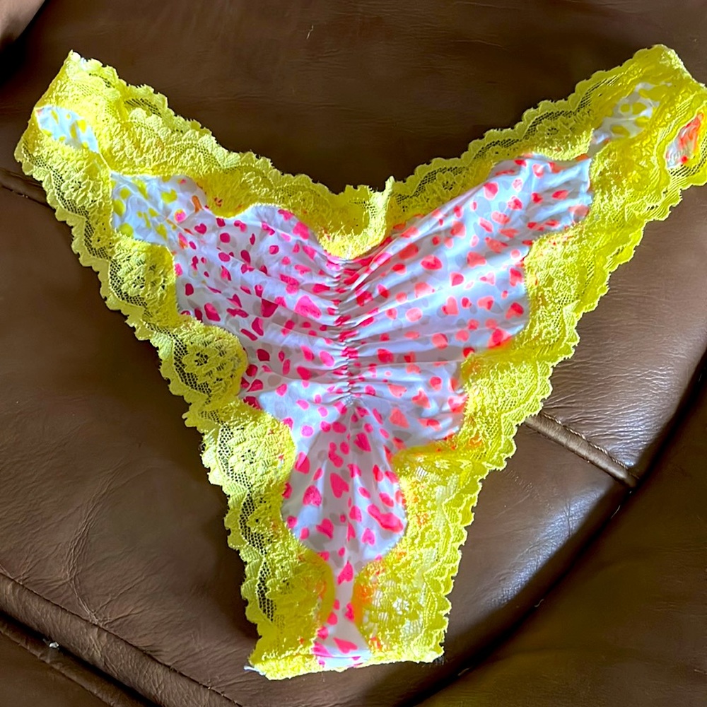 NWT Victoria’s Secret pant and bra set - Picture 9 of 10